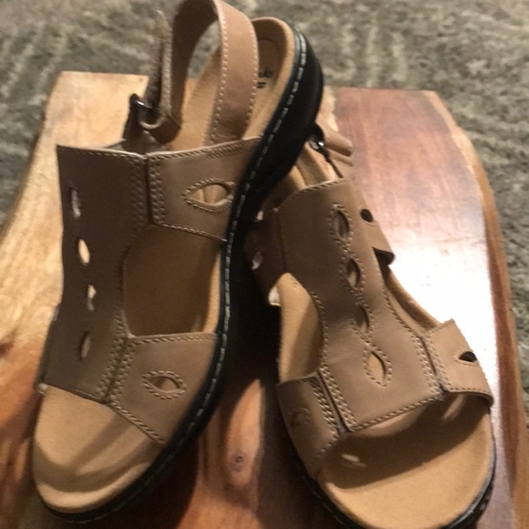 leisa lakelyn leather sandals
